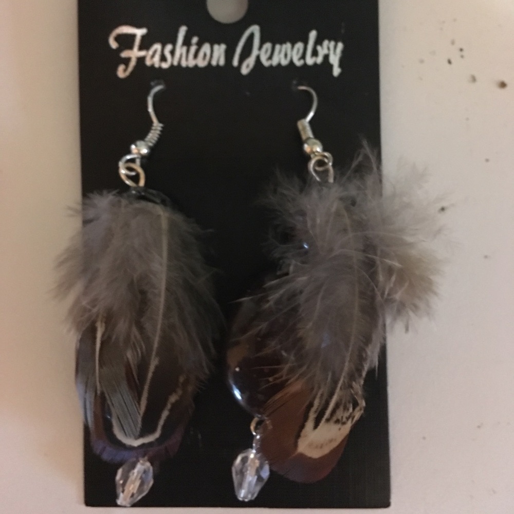 Brown stones with feathers earrings